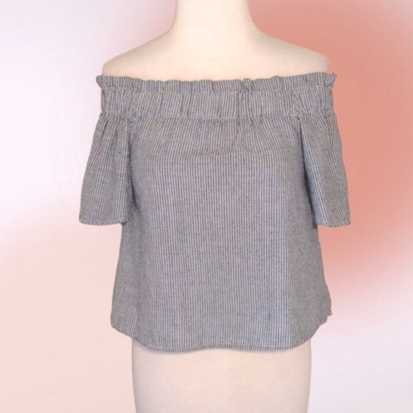 Lulu’s Off the Shoulder Gray‎ and White Railroad Stripe Crop Top S - Picture 3 of 11